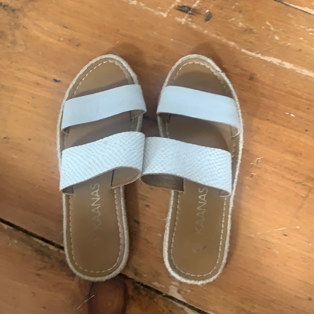 worn a good amount but still in good condition!